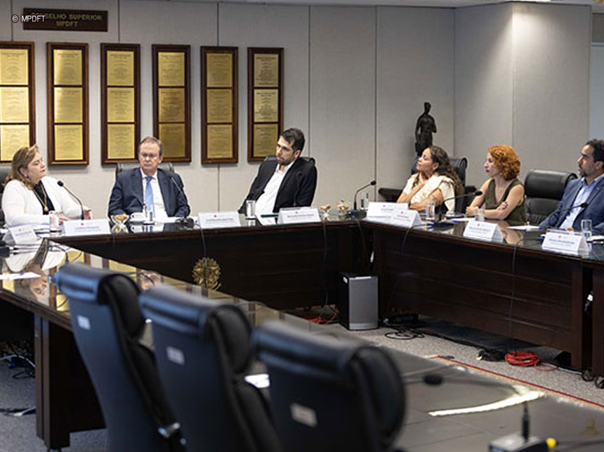 kleberkarpov's tweet image. Saúde pública: MPDFT e SES debatem melhoria no atendimento

politicadistrital.com.br/2023/03/17/sau…

#Saúde #SESDF #MPDFT #LucileneFlorêncio #Vacinação #Atendimento #Melhorias