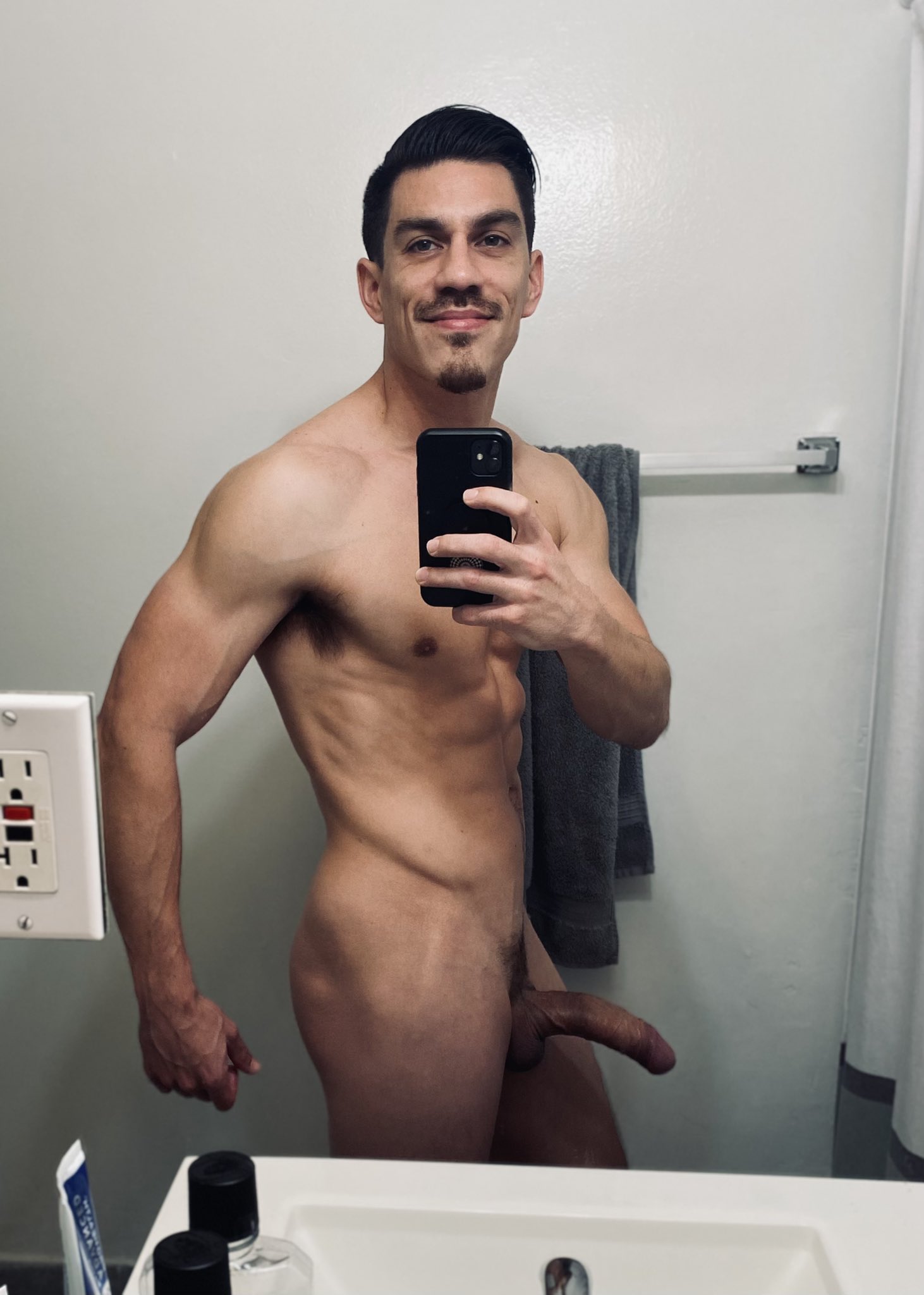 TW Pornstars - Tony Fontana 🔳◻️. Twitter. RT to wish me a Happy Bday 🙌🏽.  5:30 PM - 17 Mar 2023