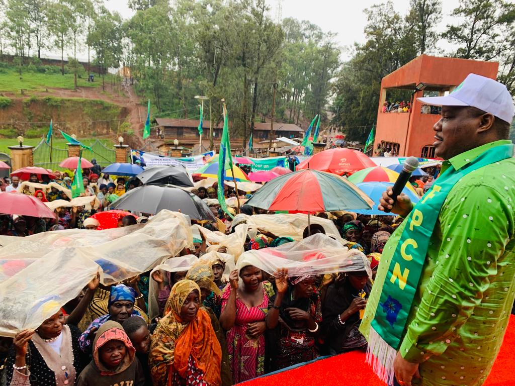 ClaudeNyamugabo's tweet photo. Proximité avec ma base de Kabare. 
Après Mudaka et Bushumba,  merci à Mumosho et Mudusa car la pluie n'a pas été un empêchement pour prêcher l'enrôlement massif et le second mandat du Président Félix TSHISEKEDI. https://t.co/I32DVCe3o0