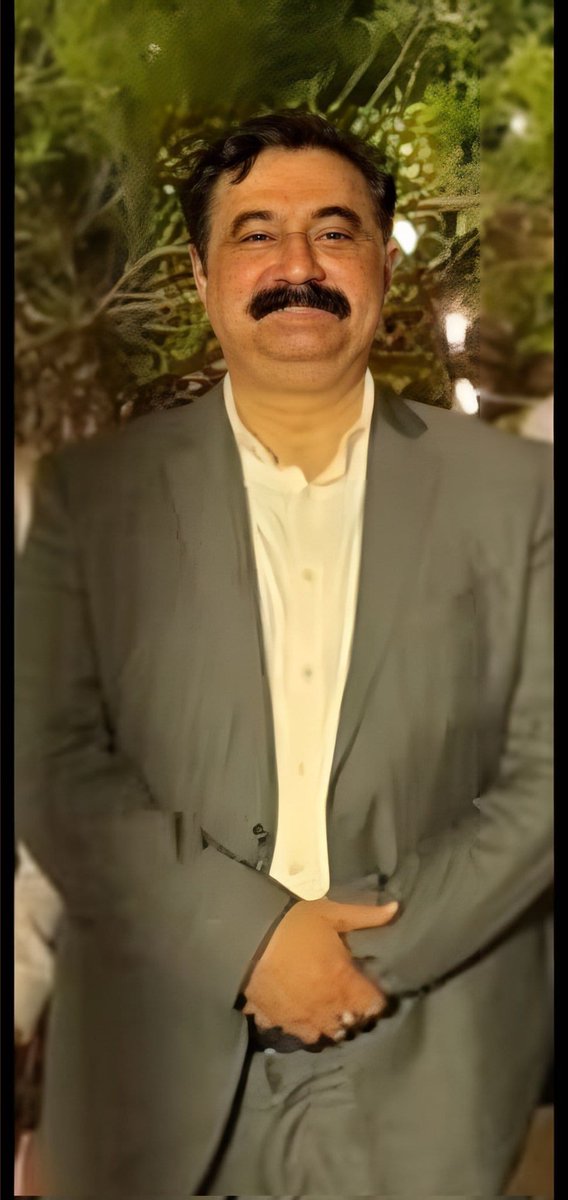عوام کے پرزور اصرار پر حاضر خدمت ہے ڈرٹی ہیری کی تازہ ترین تصویر۔ حسب توفیق لعنت بیجھ کر ثواب حاصل کریں اور حساب کا مطالبہ کریں۔