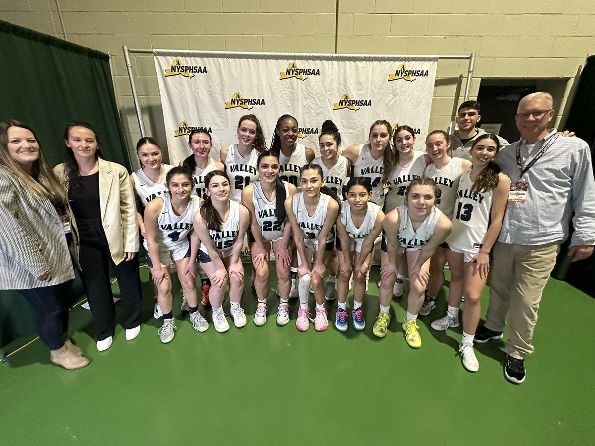 NYSPHSAA's tweet photo. Off to the finals! Putnam Valley tops Albany Academy in the #nysphsaa class B state semifinal 70-50. https://t.co/YoZXy6pGGr