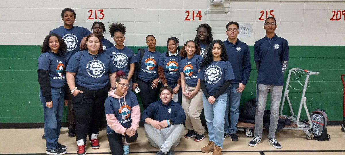 PawSchCommPart's tweet photo. Thank you to the @tolmanadmin, @JMWDirector &amp; @SheaHigh HS Students for volunteering time last night to support the @PSDRI_Schools ! https://t.co/RLV4Ziw39Q