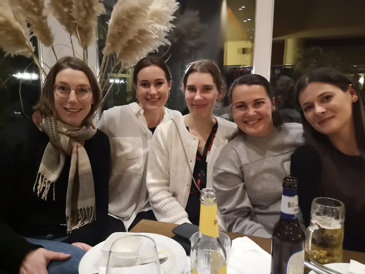 One part of TechAG (<a href="/LisaMiddelanis/">Lisa Middelanis</a>, <a href="/TamaraZeyer/">TamaraZeyer</a>, Nora, Luisa) reunited at #DGFFnt. Dear <a href="/EngLangEdu_WWU/">EngLangEdu_UniMS</a> team, thank you for such an amazing conference!
