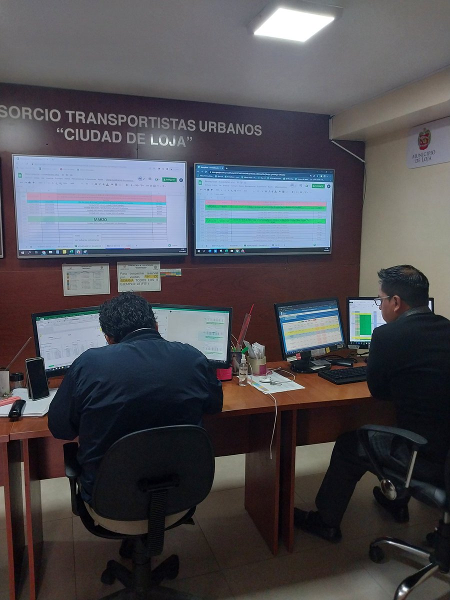 Monitoreamos las unidades en todas las rutas y horarios. Nuestro departamento de monitoreo pendiente de tu movilidad urbana🤝