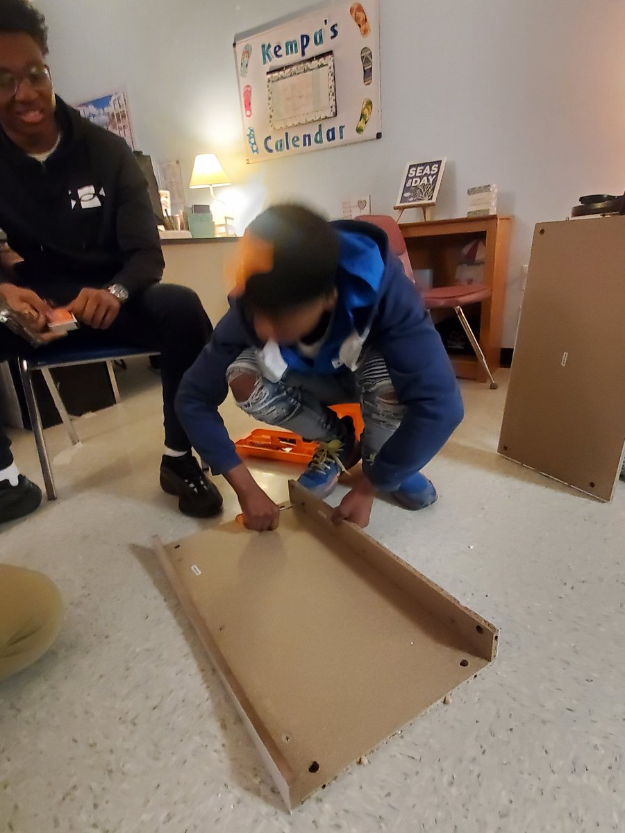 KRadday's tweet photo. MEC Leaders of Tomorrow building a Care Closet to hold necessities for those in our school and community @Drminuseducates @BCPS_OSC https://t.co/YmHhYrVyDS