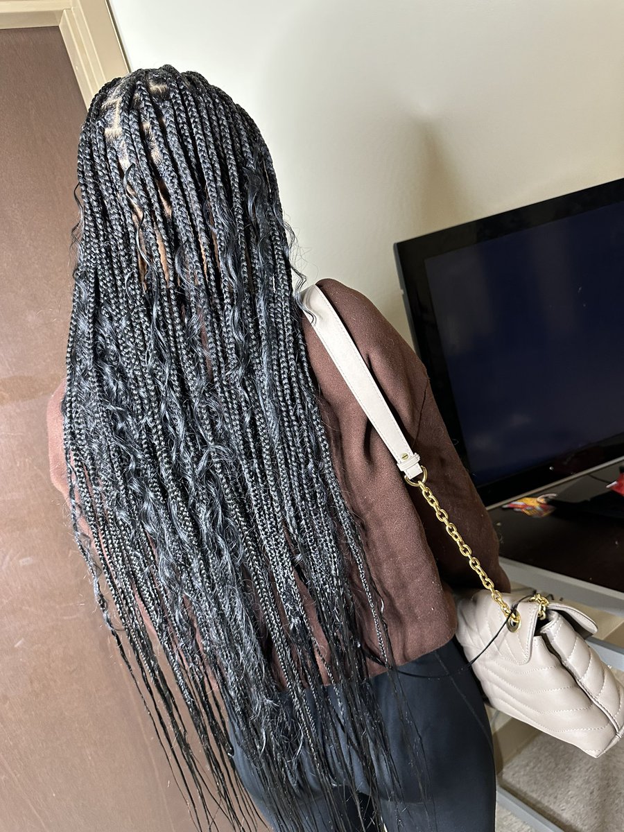 arayasonti's tweet photo. book under smedium boho knotless 🥰 #daytonstylist #ohiostylist #generationalwealth #hairlife #richoffhair #rawasl #lit #chicagostylist #garystylist #smallknotlessbraids #knotlessbraids
#neat #centralstateuniversity #csu24 #csu23 #csu25 #csu26 https://t.co/WL4Fu2FZZo