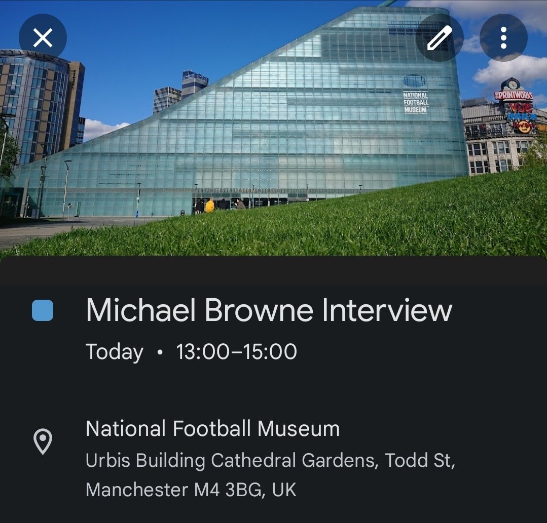 Check ✅️ 
Had the most interesting talk with <a href="/mjbfineart/">Michael J Browne</a> on art, sports &amp; politics and how inevitably intertwined these have become. Big vid coming up soon 👀 

Thank you <a href="/FootballMuseum/">Nat. Football Museum</a>