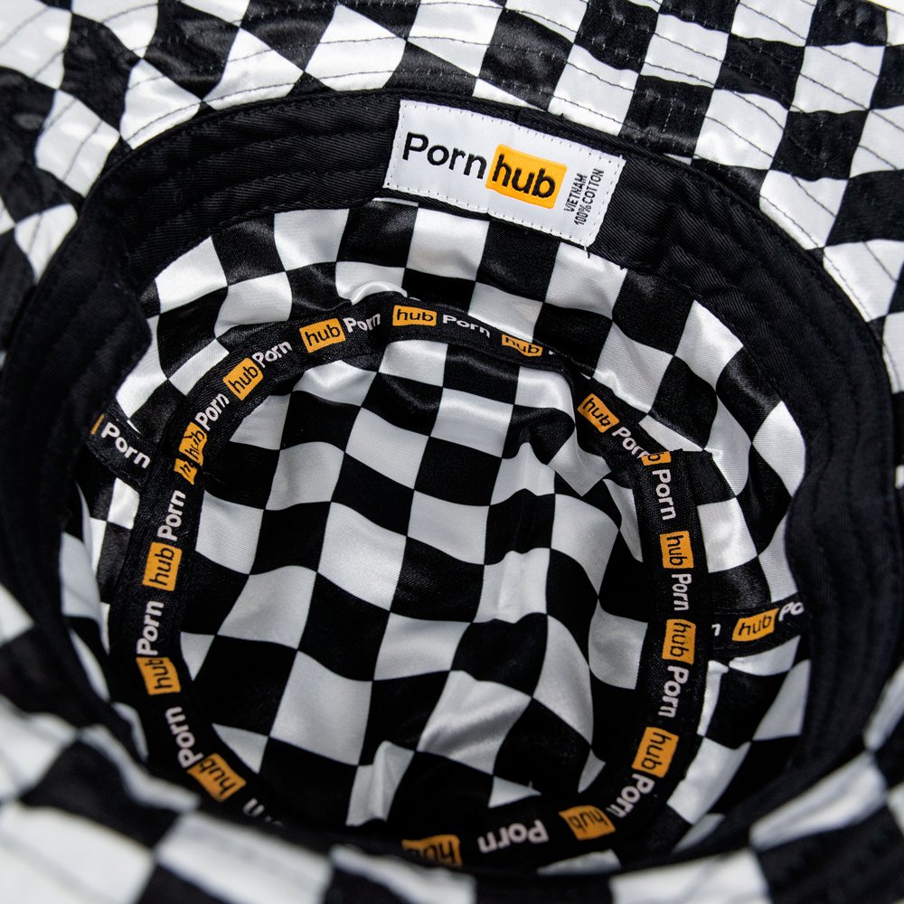 Keke Lou on Twitter: "RT @Pornhub: RETWEET to WIN our Satin-Lined Bucket Hat! 🤩"