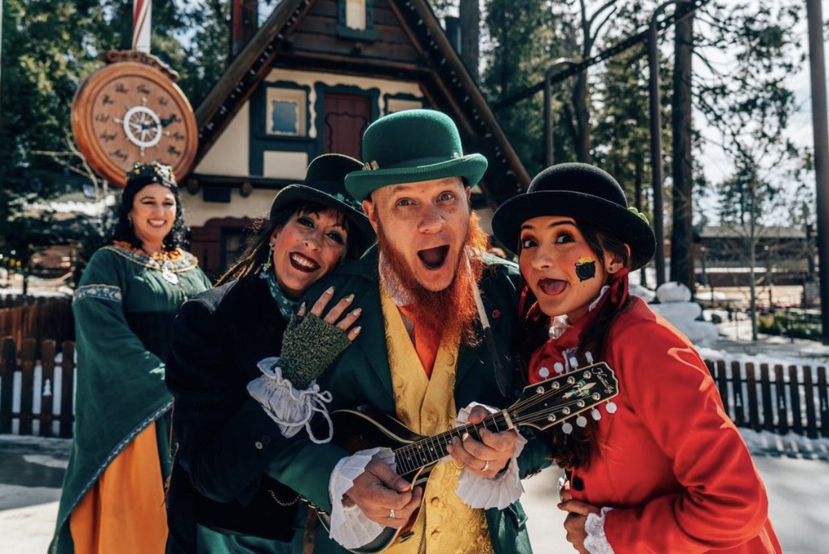 It’s time for Shamrocks and Shennanigans at Skypark at Santa’s Village! Don’t miss the appearance of Shaemus the Leprechaun and his friends on the mountain, it's sure to be a great time!
⁠
📸: @skyparkatsantasvillage⁠
📍: Skyforest, CA⁠