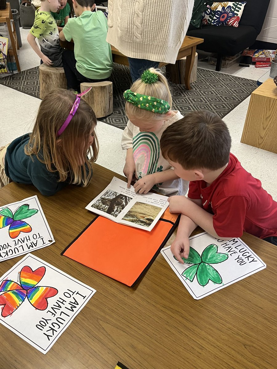 SVFirstGrade's tweet photo. Helping our @misszaenkertink kindergarten friends with reading!! @HeritageECS #WEareLakota #HECSmagic https://t.co/Ytog06xEUv