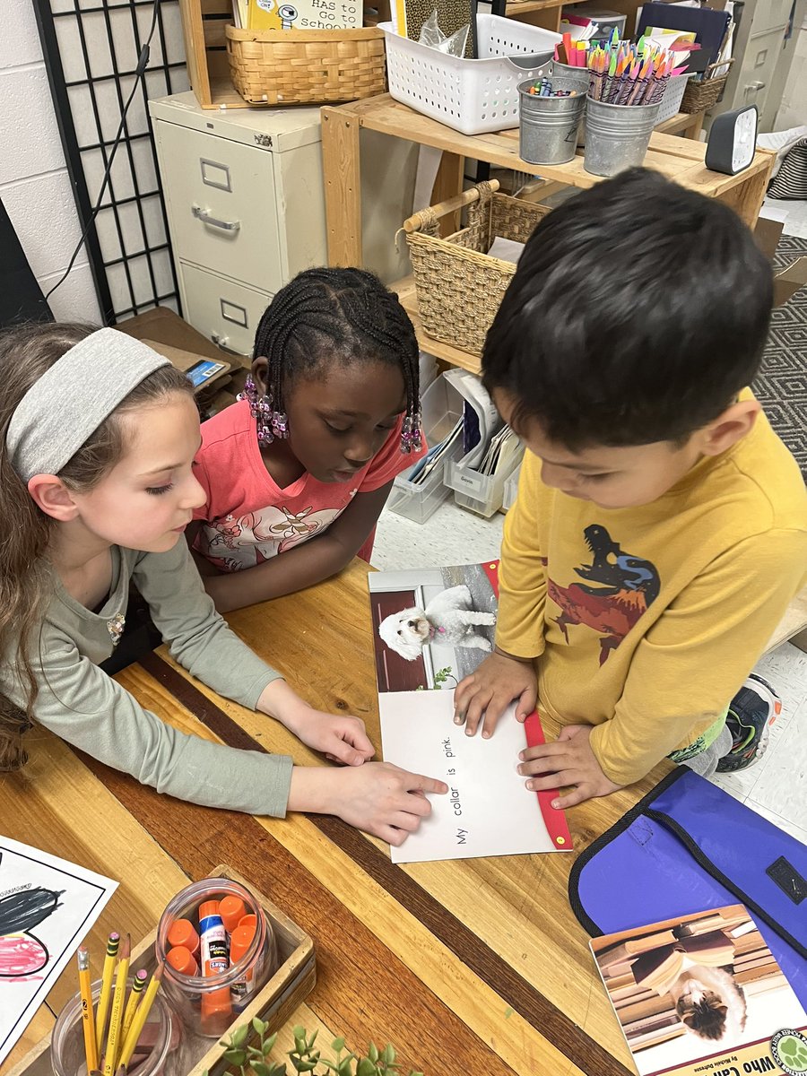 SVFirstGrade's tweet photo. Helping our @misszaenkertink kindergarten friends with reading!! @HeritageECS #WEareLakota #HECSmagic https://t.co/Ytog06xEUv