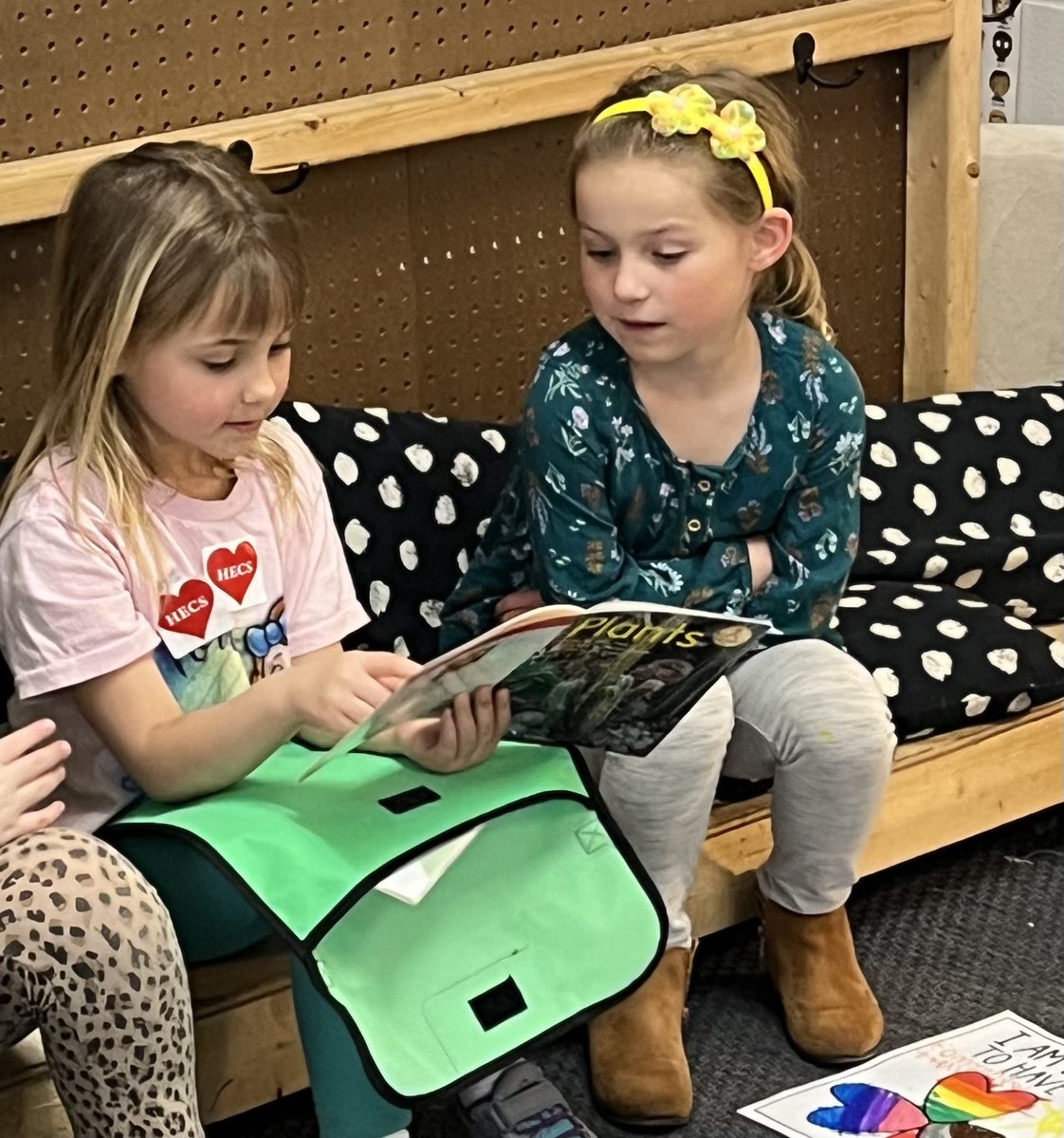 SVFirstGrade's tweet photo. Helping our @misszaenkertink kindergarten friends with reading!! @HeritageECS #WEareLakota #HECSmagic https://t.co/Ytog06xEUv
