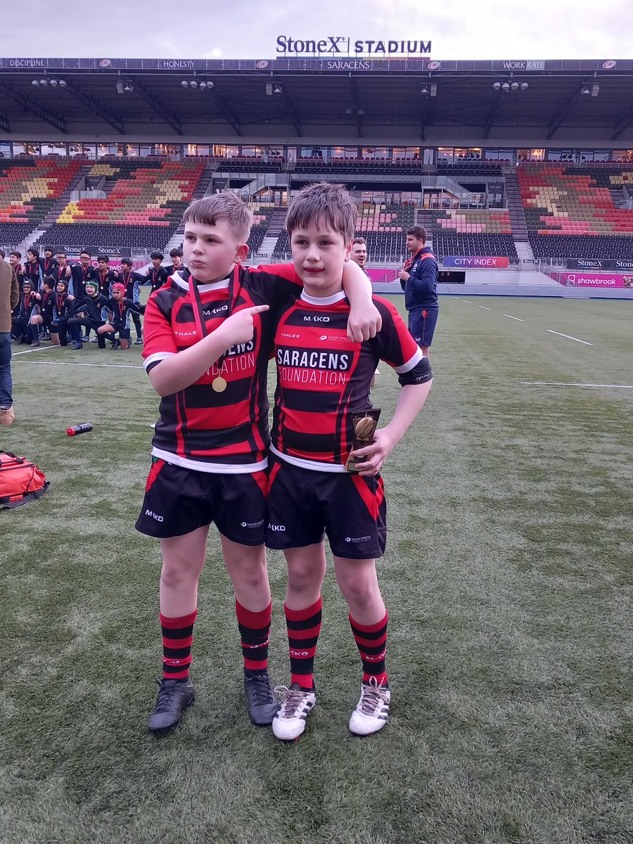 AdeyfieldPE's tweet photo. Great to see yr7 boys Charlie and Oscar invited to the Saracens Pathway night. Charlie getting an award for representing Saracens values and Oscar collecting a medal for his efforts #centurions 🏉 https://t.co/qTpXst6uHo