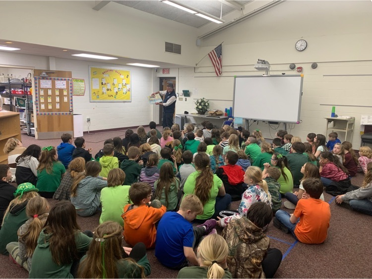 AGSschools's tweet photo. A huge thank you to Representative Mike Hoadley for coming to visit our 3rd, 4th, and 5th graders for Reading Month! He read the book "House Mouse, Senate Mouse" and answered lots of questions! #wolverineslead https://t.co/CSsAN4IOwW