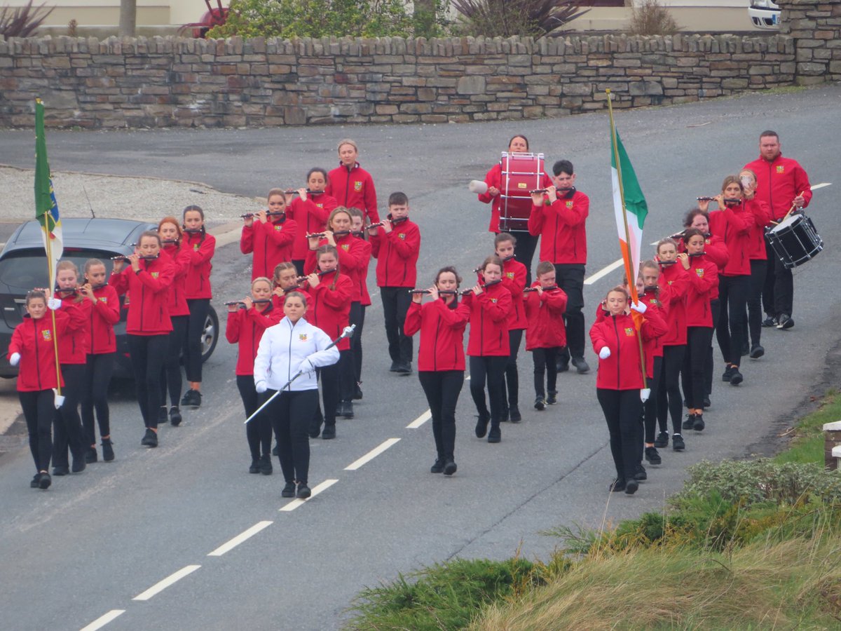 wildswimmer67's tweet photo. Moments in Mullaghduff today in #DonegallabouttheLight 🎼🍀 #StPatrickDay #StPatricksDay2023 #donegal #ireland #mullaghduff #bonnersbar @Donegal_ie @donegaldiaspora @visit_donegal @TourismIreland @GoToIreland @idonegal_ https://t.co/KndbCjXGSn