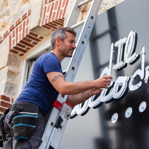 ComedieML's tweet photo. #merci 
Klik Studio #sponsor des @lestheatralesdecabourg est une agence de publicité basée à Caen.
Un seul interlocuteur pour toute votre communication.
https://t.co/bsaDbqe92B https://t.co/kwrycHV7k2