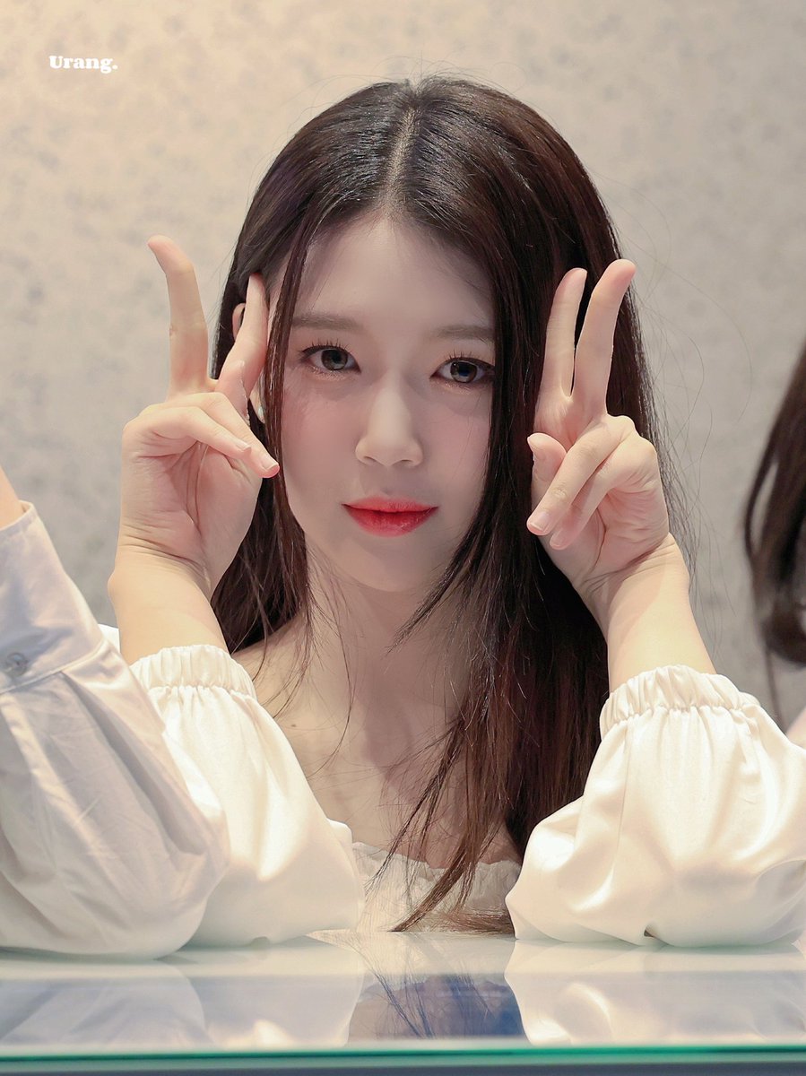 mydailybin's tweet photo. 230317 ✌️ 

#공유빈 #YuBin #트리플에스 #tripleS https://t.co/hRfYFgcEbO