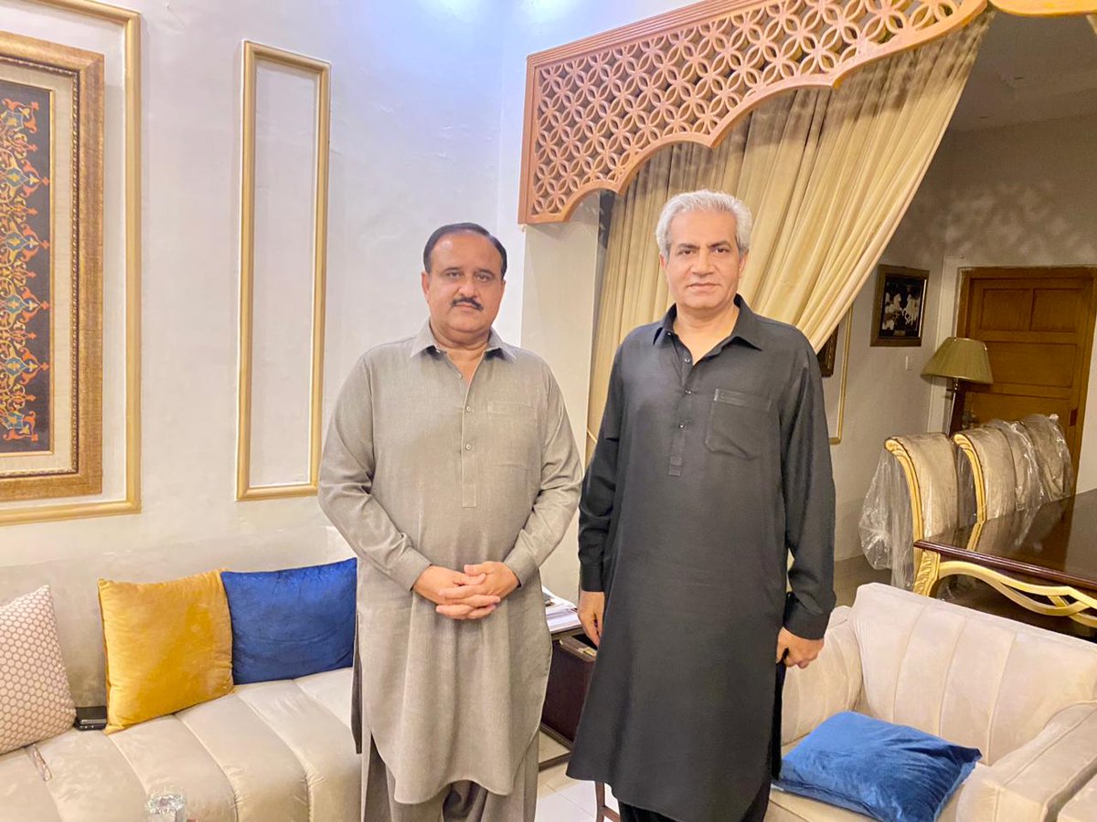 سابق گورنر پنجاب عمر سرفراز چیمہ کی سابق وزیراعلیٰ پنجاب سردار عثمان بزدار سے ملاقات۔