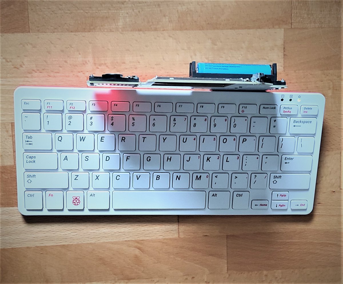 bobricius's tweet image. My #cyberdetox based on
#raspberrypi400 with 2.8" IPS SPI display.
Powered by 18650 battery
Stereo audio
#cyberedeck
Thanks my sponsors for support
patreon.com/bobricius