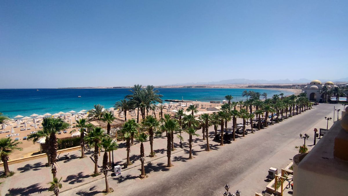 Mo_Abdallah257's tweet photo. @AfricaFactsZone Habibi, come to Sahl Hasheesh 💎🛥️🚤🛶🌅🌊 https://t.co/sqDtAL10UC
