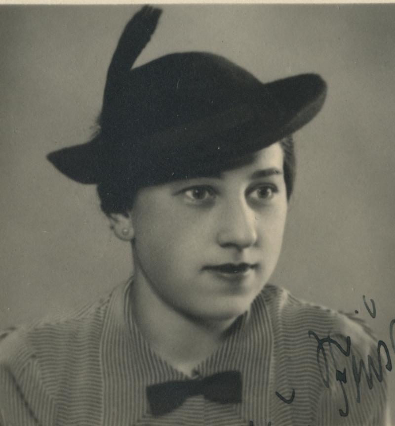 17 March 1915 | A Czech Jewish woman, Věra Bondyová, was born in Prague. She was deported to #Auschwitz from the #Theresienstadt ghetto on 16 October 1944. She did not survive.