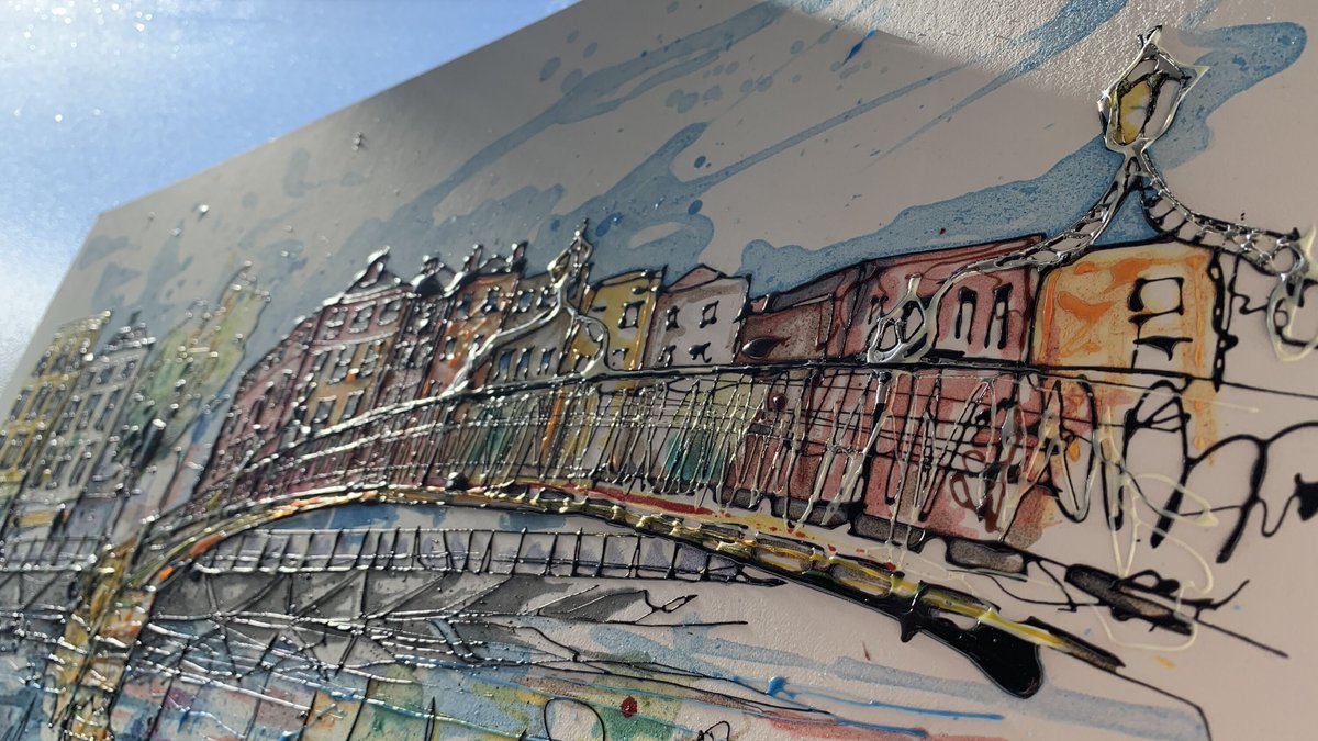 Let's see if lightning strikes twice with the beautifully romantic Ha'penny Bridge, glistening wonderfully in the sun...
Prints of both The Temple Bar and Ha'penny Bridge will be available this week, but for the moment, check out a full Irish celebration: bit.ly/KCIreland