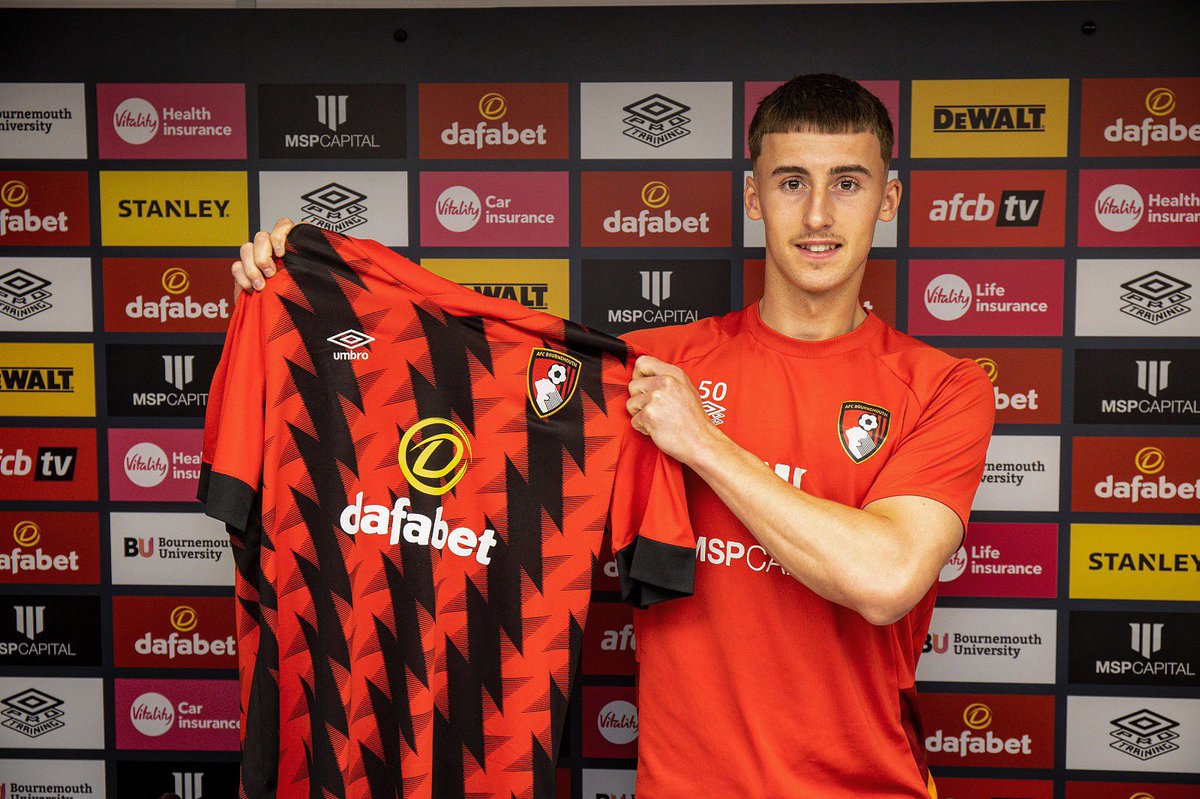 Buzzing to sign a new long term contract with <a href="/afcbournemouth/">AFC Bournemouth 🍒</a> 🍒
Excited for the future 🙌🏼