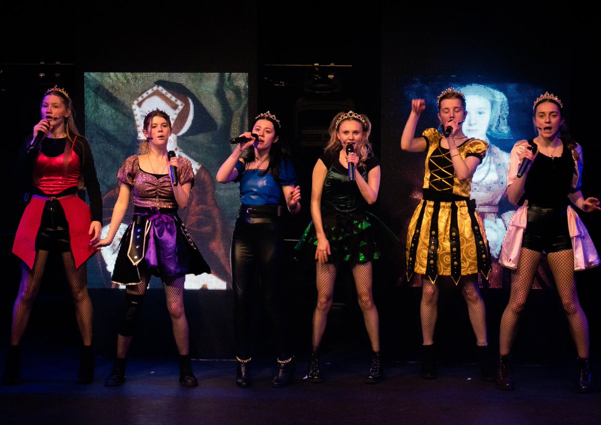 Dudley_College's tweet photo. What a night at our Evolve Theatre last week, for the performance of SIX The Musical: Teen Edition! 🎭

Following the story of Henry VIII six wives, this re-enactment was all to do with girl power. 👯

Well done to all students and staff involved- we are so proud! 👏 https://t.co/nZVXOc2zm1
