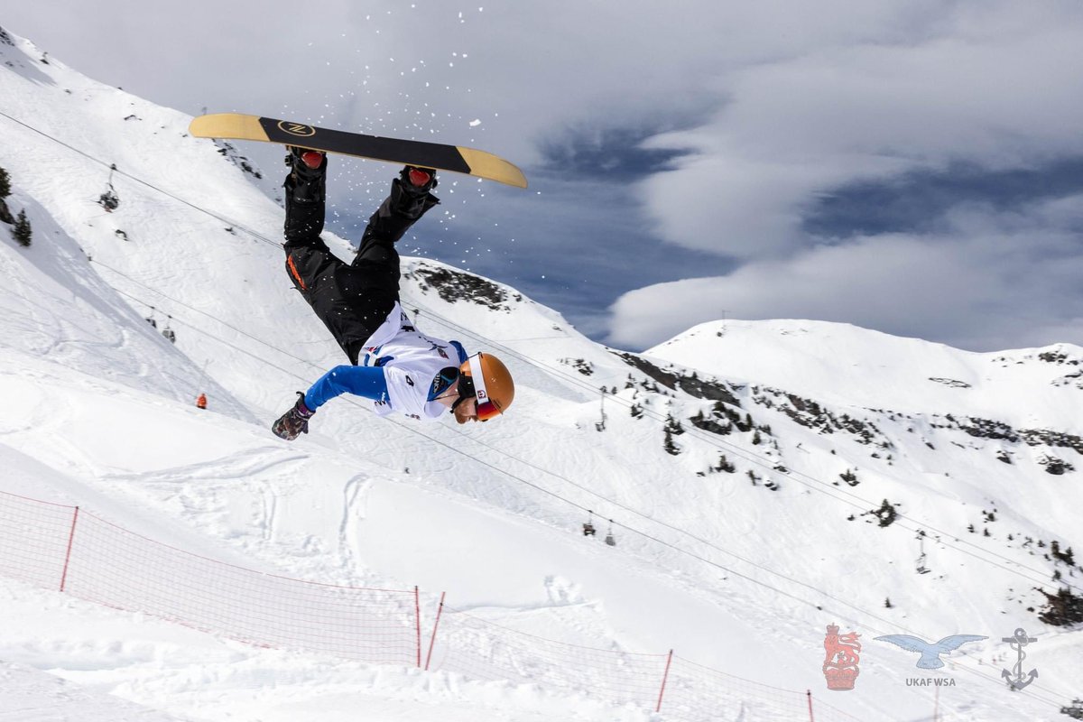 A fabulous picture from slopestyle competition today #meribel. The RAF men won the event 🙌🏻🙌🏻🙌🏻🙌🏻