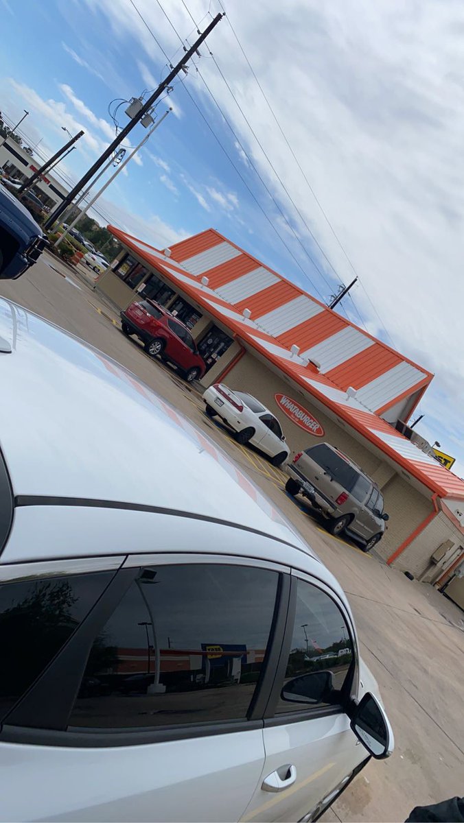 triplecees30's tweet photo. @Whataburger Wassup https://t.co/8K6KTQ8jeh