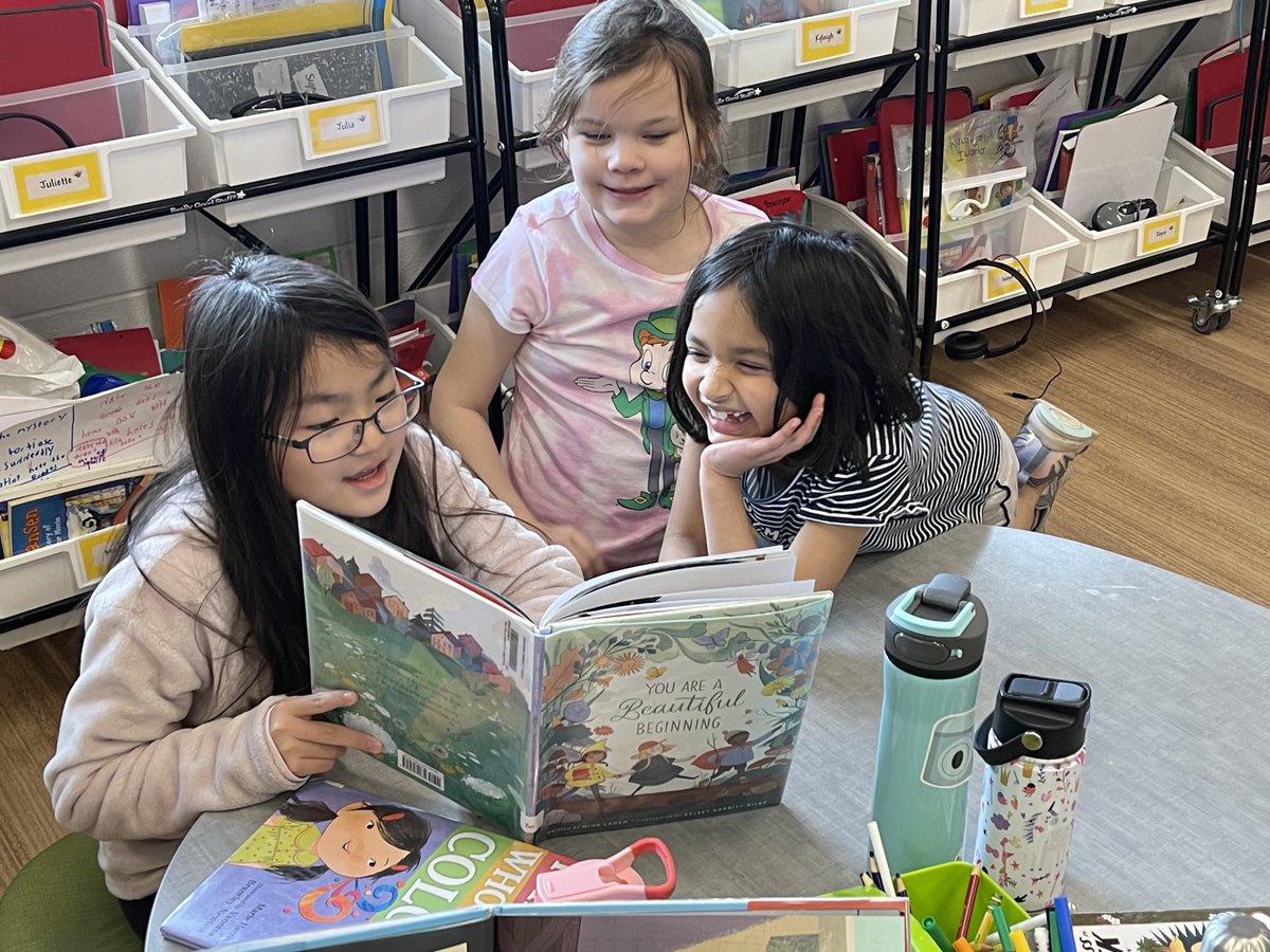 RJohnsonGR2's tweet photo. Breakfast, Books, and Buddies! 2nd and 4th grade buddies love ❤️ spending time together! ⁦@GroveAve220⁩ ⁦@barrington220⁩ ⁦@BreidenbachAmy⁩ #WeBelong220 https://t.co/9dJ01R54vG