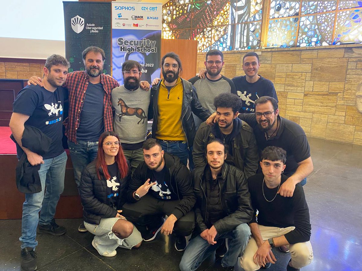FPCiberSec's tweet image. Ya estamos de vuelta por Cádiz de las #SHS2k23. Gracias a @eduSatoe y al alumnado del IES Fidiana por organizar un encuentro tan bonito y enriquecedor.
Nos vemos en las #SHS2K24 💪

#TodoSuma #ciberseguridad