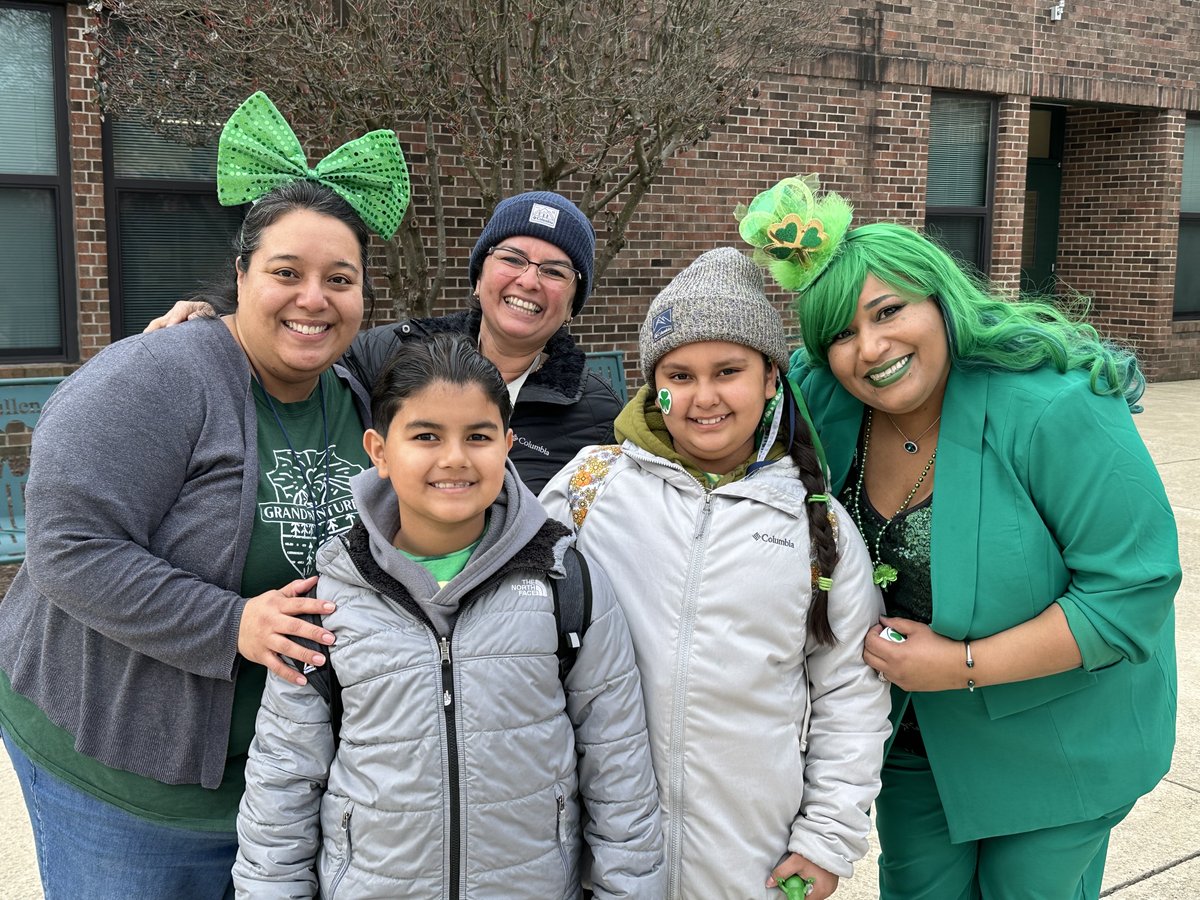 PWCSNews's tweet photo. The Mullen ES Shamrocks wish you a very happy St. Patrick's Day! ☘️💚☘️ https://t.co/URDeuVubLg