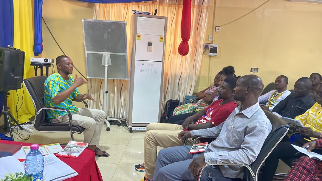 Ghana Somubi Dwumadie tweet media