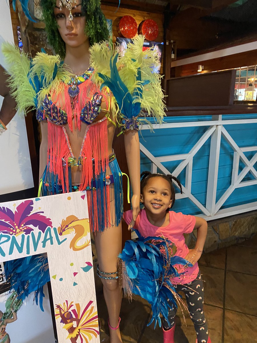 shefish52's tweet photo. Lunch with MiMi #bahamabreeze https://t.co/txWvjtWyco