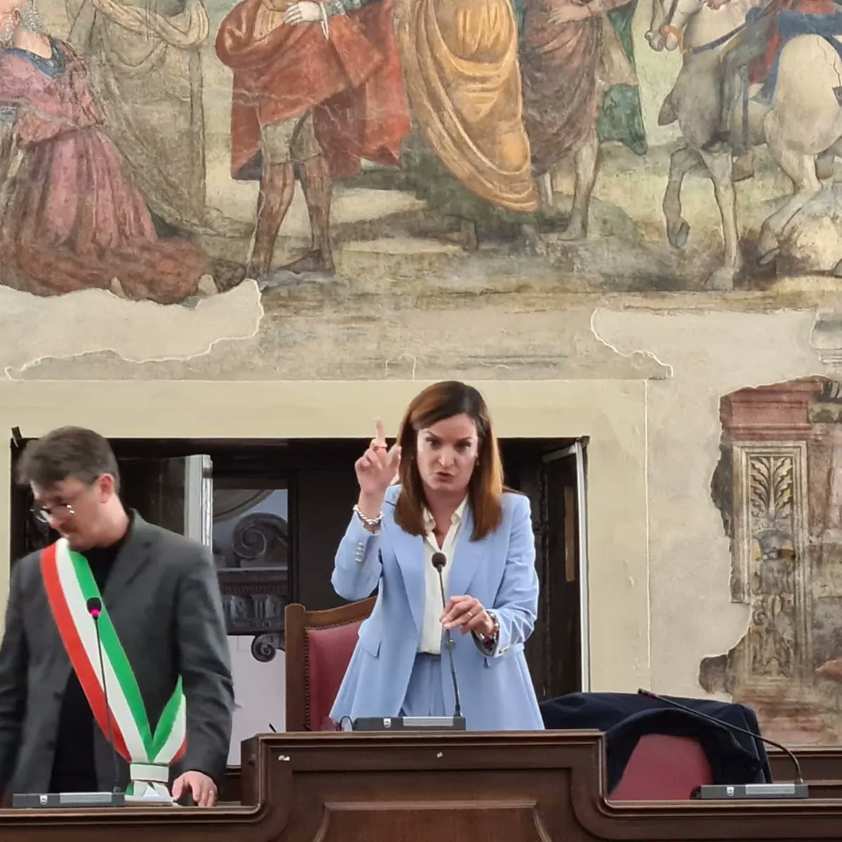FaMicaela's tweet photo. #autonomiadifferenziata spacca Italia: a #Napoli per dire NO. Ora pronti per un Coordinamento nazionale a tutela dei #diritti di cittadini e territori https://t.co/gCCIIMJMvq