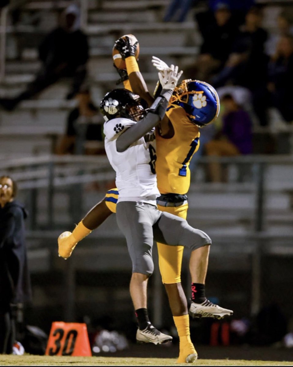 Best 2025 WR duo in the state of NC are @lulbartley and @NasNewkirk ! I stand on it! 2400+ total yards and 27 TDs between the two during their sophomore campaign! Junior season will be another movie . Colleges coaches …. YOU’RE WELCOME . @dboyzfootball
