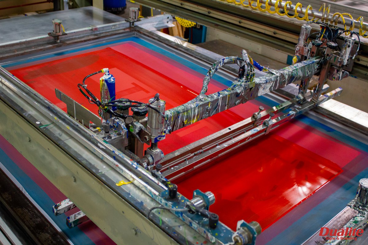 DualiteTweets's tweet image. 🎨Say hello to vibrant sign faces with our top-quality screen printing process! Our screen print team ensures sharp graphics and lasting colors for maximum impact – perfect for capturing attention and making a statement! ✨#ScreenPrinting #SignFaces #EyeCatchingDesigns #Signage