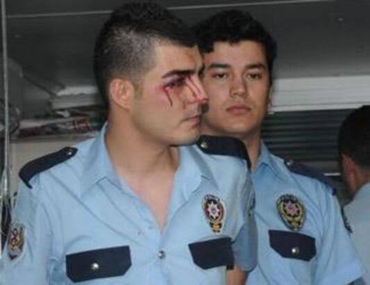 Göğsünü kalkan olarak kullanıp, devletin otoritesini koruyan ve halkının huzuru için gece, gündüz demeyip ailesinden ayrı kalan vatanın öz evlatları olan Polise haklarını verin. 
#PolisindeOyuVar