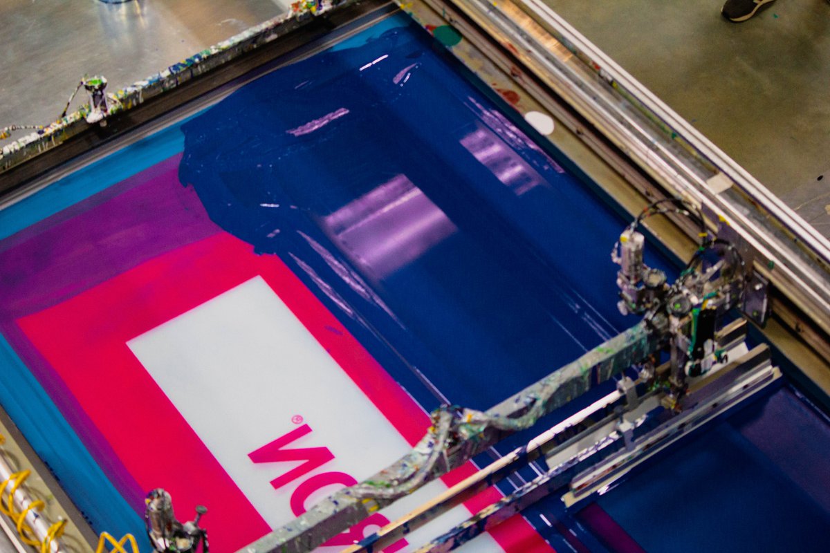 DualiteTweets's tweet image. 🎨Say hello to vibrant sign faces with our top-quality screen printing process! Our screen print team ensures sharp graphics and lasting colors for maximum impact – perfect for capturing attention and making a statement! ✨#ScreenPrinting #SignFaces #EyeCatchingDesigns #Signage