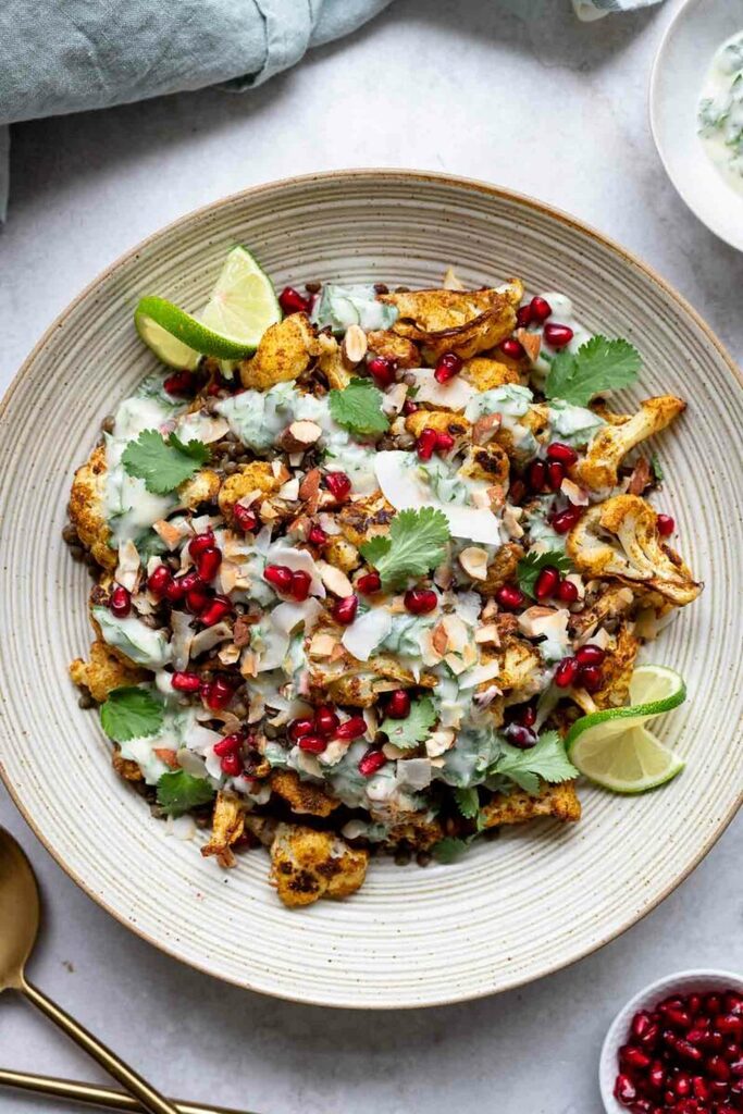ElleRepublic's tweet photo. Marokkanischer Blumenkohl mit Linsen &amp; Yoghurt Dressing https://t.co/5AtEThsqsd
