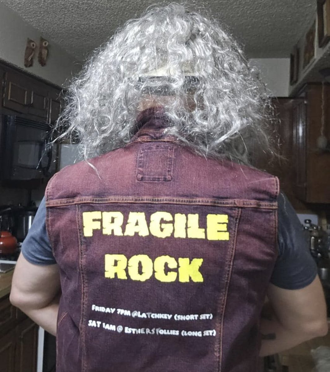 FragileRockBand tweet picture