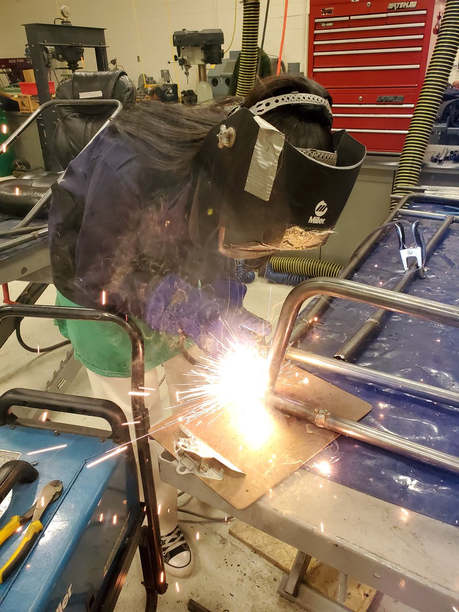 Novi High School Engineering Dept tweet media