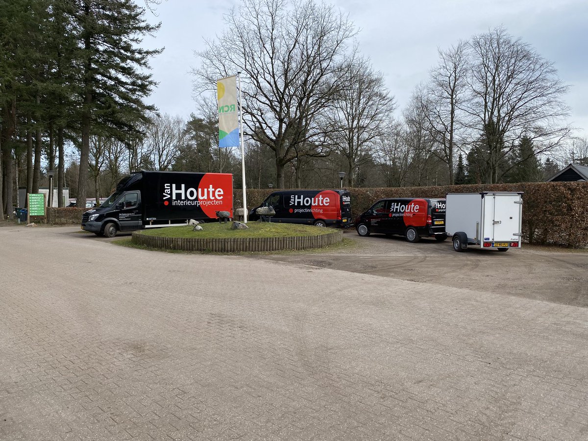 VanHouteProject's tweet photo. Maandag gestart met het restylen van de eerste 10 vakantiewoningen bij @RCNdeJagerstee #trots binnenkort meer. #interieurisleuk https://t.co/JND4vqxD3a