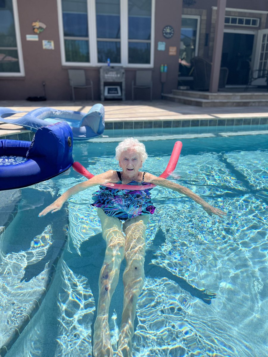 hmichelleshep8's tweet photo. @MichaelPhelps ain’t got nothing on my 98 yr old Gran Muffin doing laps..want some competition? 🥰🤣👙🌊💨☀️ https://t.co/1yIwRyQdzU