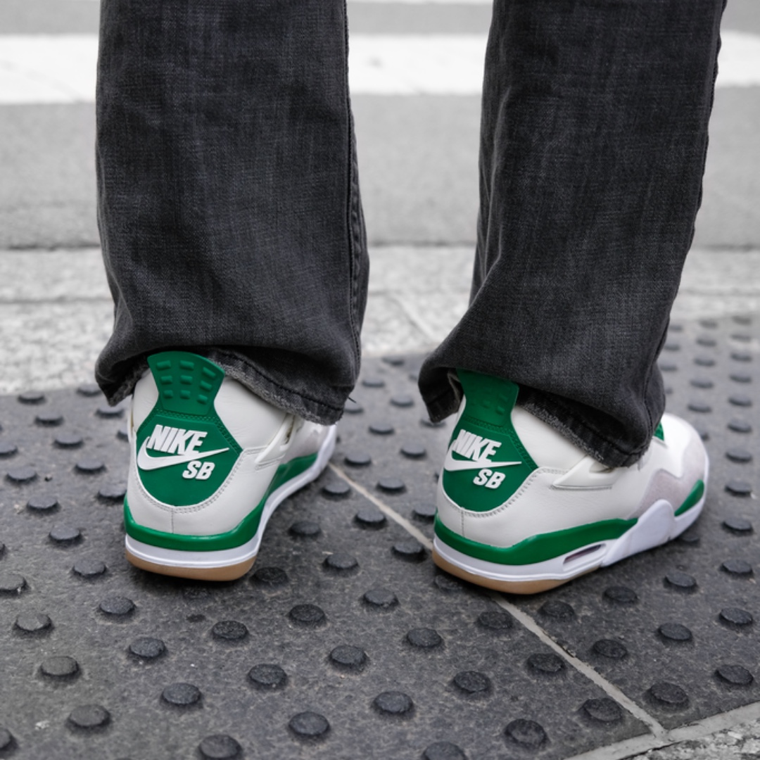 TBGeneration's tweet photo. Air Jordan 4 SB "Pine Green"
Men's Sizes 5-15 (No 14) ($225)

Available 03/21 at a RANDOM time
via Twitter Special Release (Details Released at Launch)

All Release Details ⬇️
https://t.co/sQZBVNPZTp https://t.co/Hlu2jVI91Z