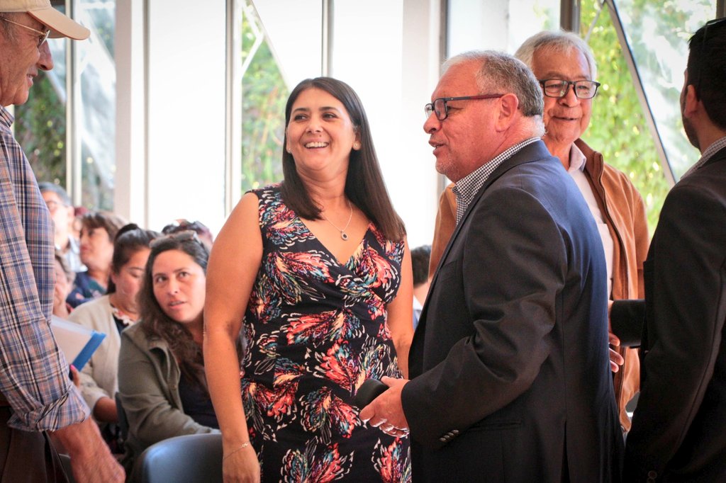 maricelmartine_'s tweet image. Hoy en el Conjunto Patrimonial Buen Pastor de la ciudad de San Felipe, con el gobernador regional @rmunda, autoridades y dirigentes de comités de APR de la región, participamos en la constitución de la Asociación de Sistemas de Agua Potable Rural de la Región de Valparaíso. 💧👍
