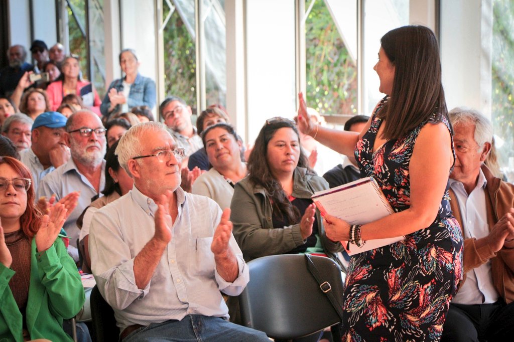 maricelmartine_'s tweet image. Hoy en el Conjunto Patrimonial Buen Pastor de la ciudad de San Felipe, con el gobernador regional @rmunda, autoridades y dirigentes de comités de APR de la región, participamos en la constitución de la Asociación de Sistemas de Agua Potable Rural de la Región de Valparaíso. 💧👍