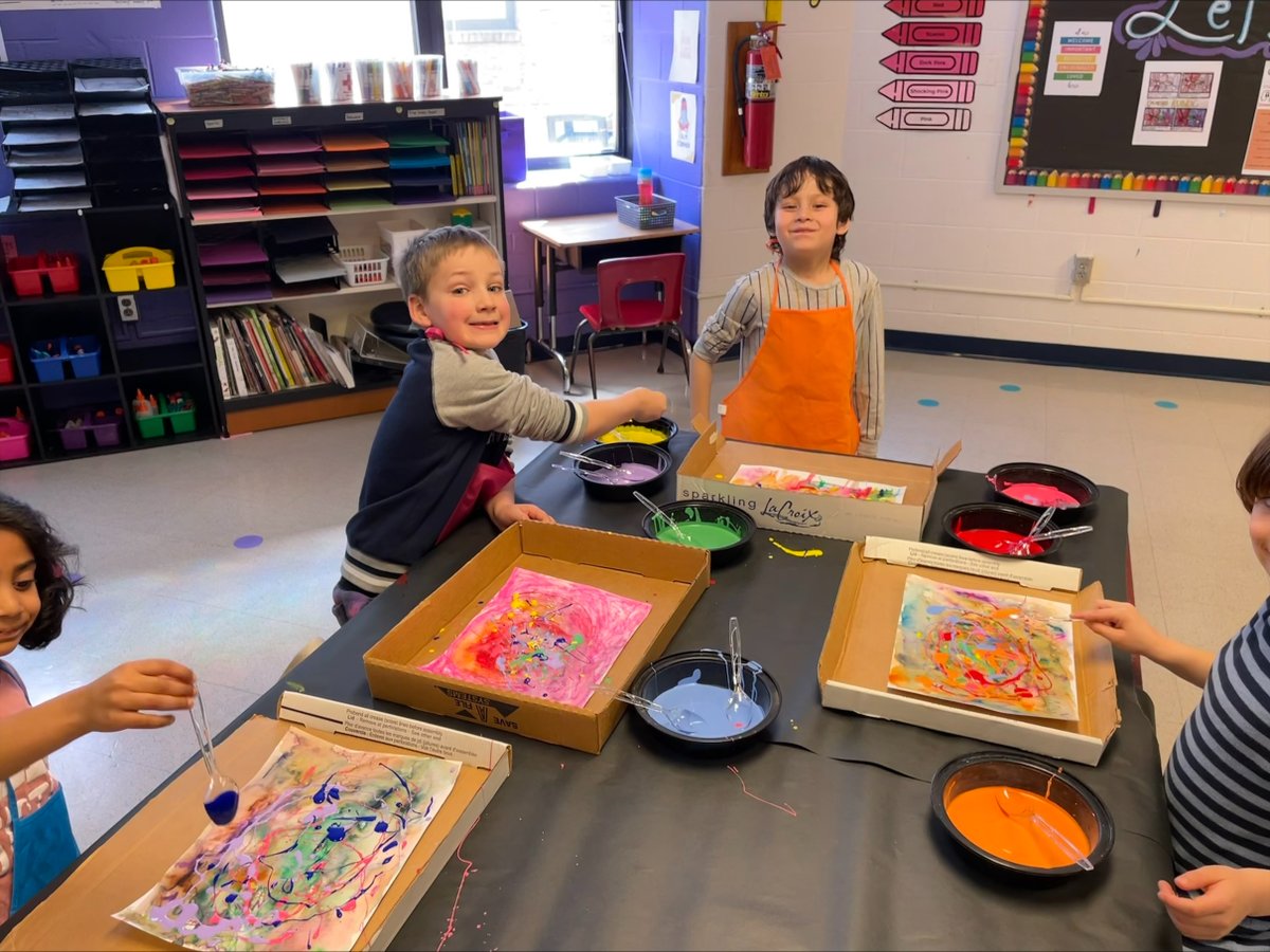 MrsSitlerFHES's tweet photo. Students had a great time in art on Tuesday doing an action painting like Jackson Pollock. https://t.co/AQCP15kyv7