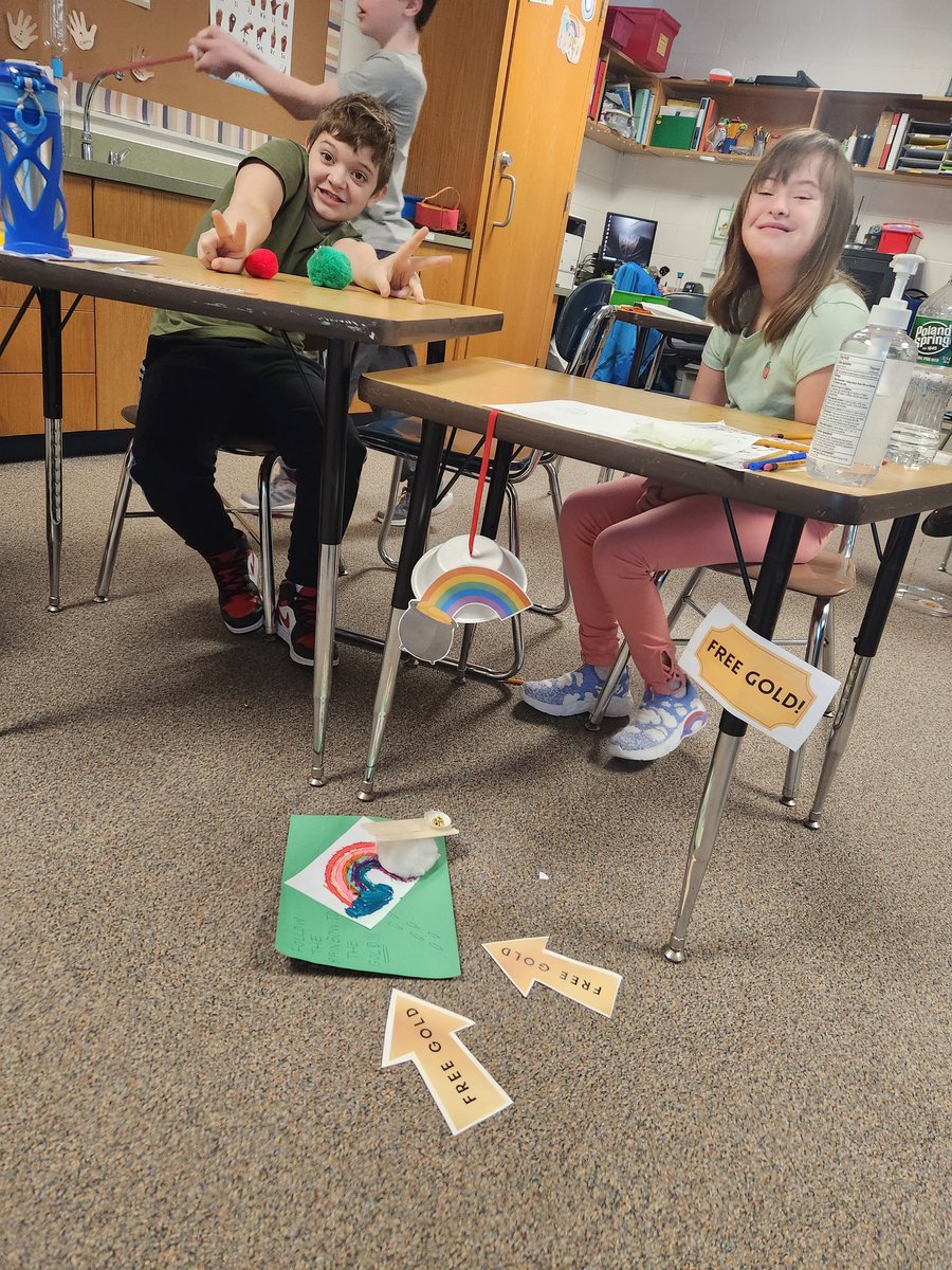 MrsMathewsILC's tweet photo. Today we got into some mischief and made some leprechaun traps! Each group was required to incorporate a simple machine into their trap since we've been learning about them. Unfortunately, we didn't trap one but they left us some fun treats! @CMSPrincipal1 @cms_grizzlies https://t.co/x5zkjTq9lw
